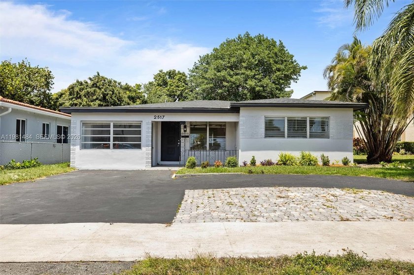 Exceptional investment and redevelopment opportunity in the - Beach Home for sale in Hollywood, Florida on Beachhouse.com