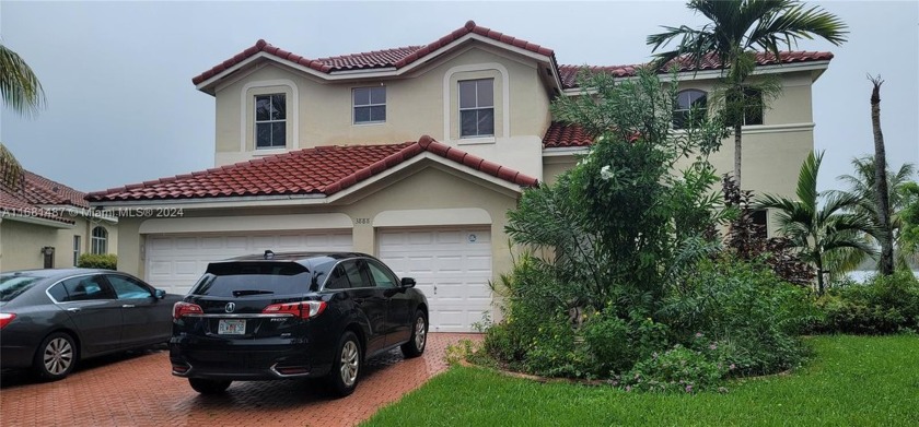 Elegant Lakeside Home in Desirable Miramar Neighborhood. An - Beach Home for sale in Miramar, Florida on Beachhouse.com