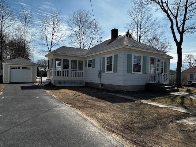 Come check out this beautifully updated bungalow in a - Beach Home for sale in Hampton, New Hampshire on Beachhouse.com