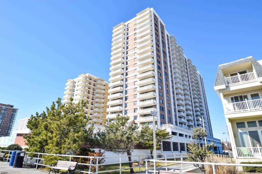 SOUTH FACING HIGH FLOOR UNIT!!!  Spacious studio with an updated - Beach Condo for sale in Atlantic City, New Jersey on Beachhouse.com