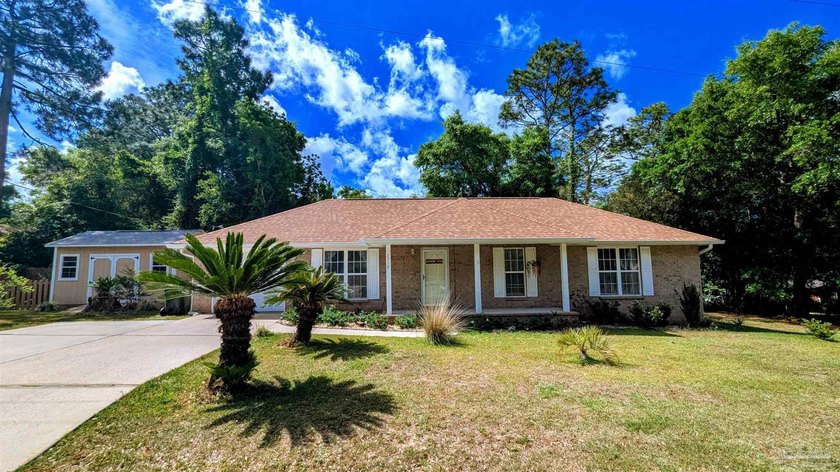*Exceptional TurnKey Brick Beauty* Discover this immaculate - Beach Home for sale in Lillian, Alabama on Beachhouse.com