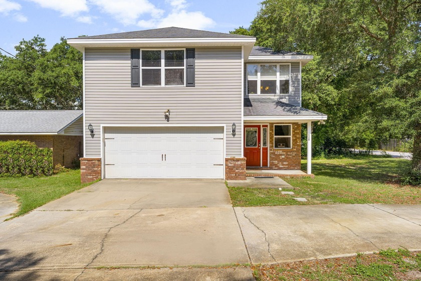 Located in the heart of Fort Walton, this home is a close - Beach Home for sale in Fort Walton Beach, Florida on Beachhouse.com