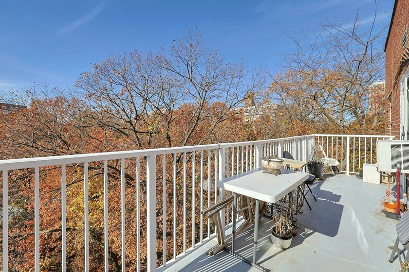 Exclusive  Spacious & Bright 4-Bd. (Converted to 3-Bd.) Co-op - Beach Apartment for sale in Bronx, New York on Beachhouse.com