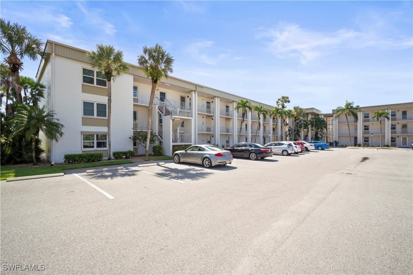 Convenient Ground Floor 2 Bedroom 2 Bath Condo Plus Carport in - Beach Condo for sale in Fort Myers, Florida on Beachhouse.com