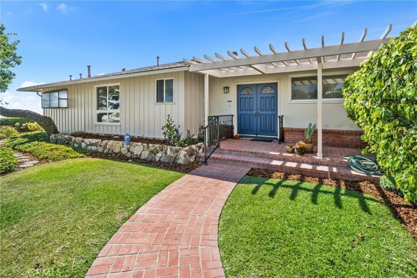 Welcome to this charming, single-level home located in the - Beach Home for sale in Rancho Palos Verdes, California on Beachhouse.com