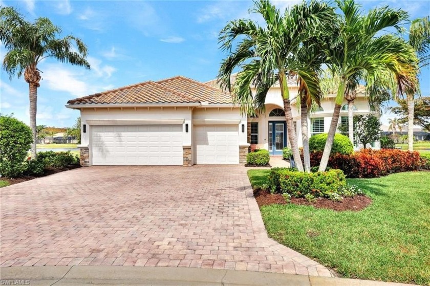 OPTIONAL IMMEDIATE GOLF MEMBERSHIP AVAILABLE!   Welcome to your - Beach Home for sale in Naples, Florida on Beachhouse.com