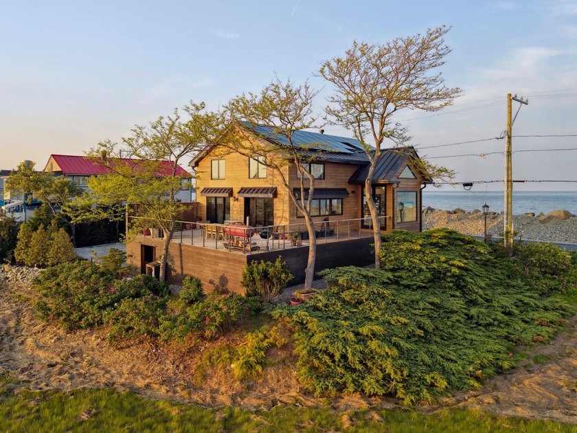 *Calhau* at 1681 Ocean Boulevard is a professionally curated - Beach Home for sale in Rye, New Hampshire on Beachhouse.com