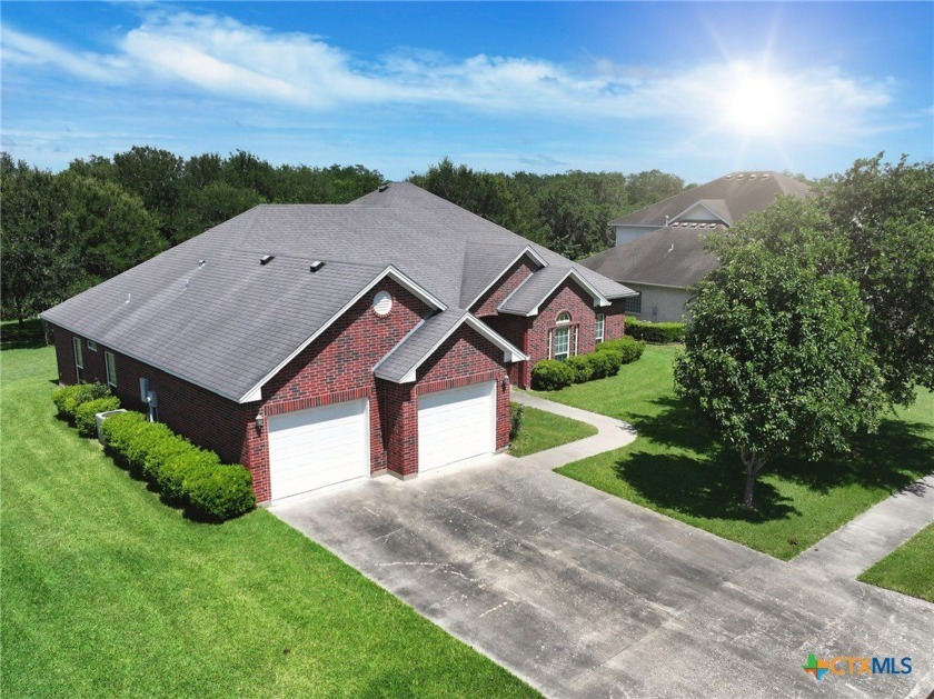4 bedroom, 3 bathroom, brick custom home with an attached 2 car - Beach Home for sale in Port Lavaca, Texas on Beachhouse.com