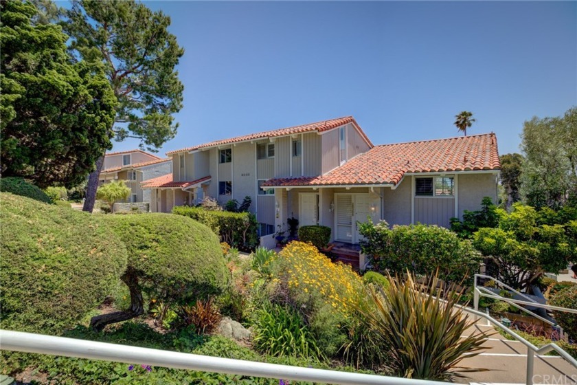Amazing opportunity to own this spacious townhome in the Malibu - Beach Condo for sale in Malibu, California on Beachhouse.com