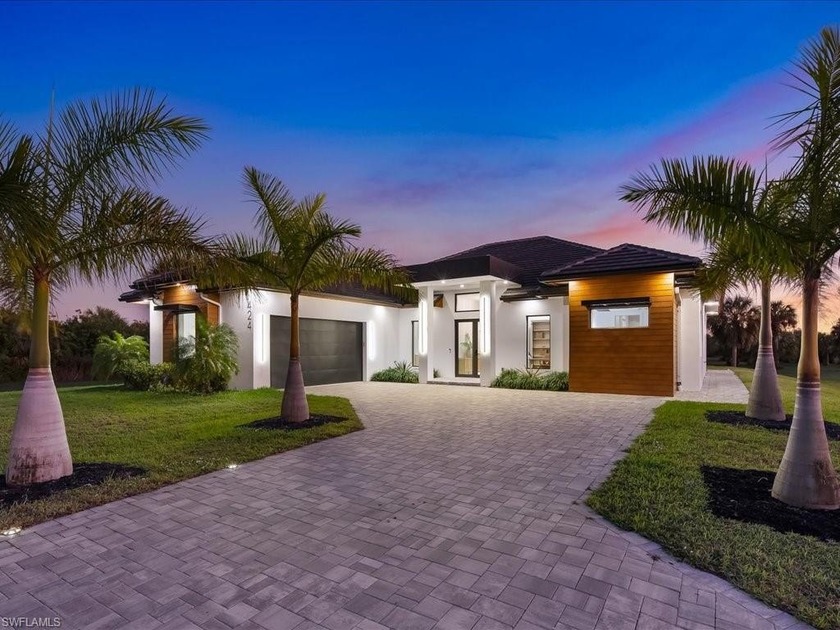 Welcome to 424 Shady Hollow Blvd W, an exceptional custom-built - Beach Home for sale in Naples, Florida on Beachhouse.com