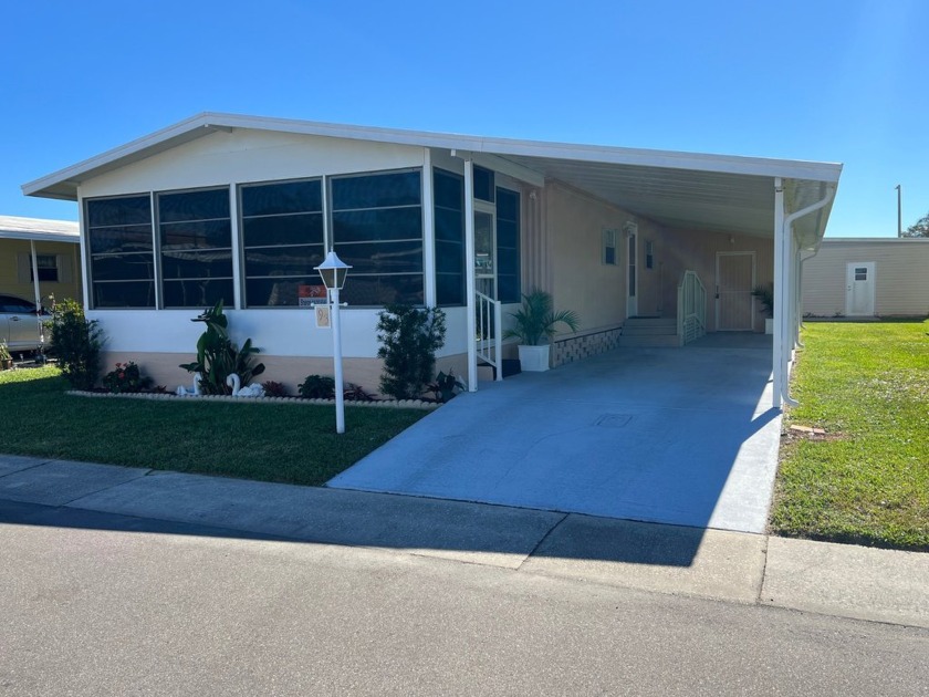 Welcome home to this well-maintained, 2-bedroom, 2-bath - Beach Home for sale in Holly Hill, Florida on Beachhouse.com