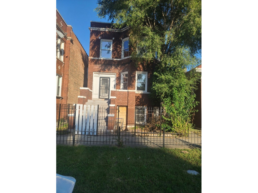 Exceptional Investment Opportunity! Welcome to 5419 S Hermitage - Beach Home for sale in Chicago, Illinois on Beachhouse.com