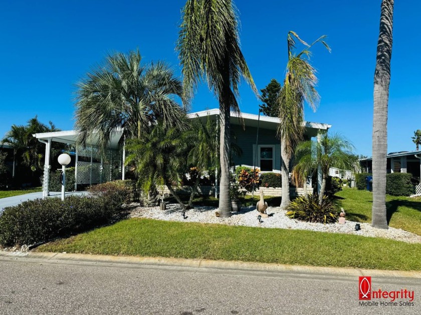 Best View in Colony Cove! This gorgeous and very spacious home - Beach Home for sale in Ellenton, Florida on Beachhouse.com