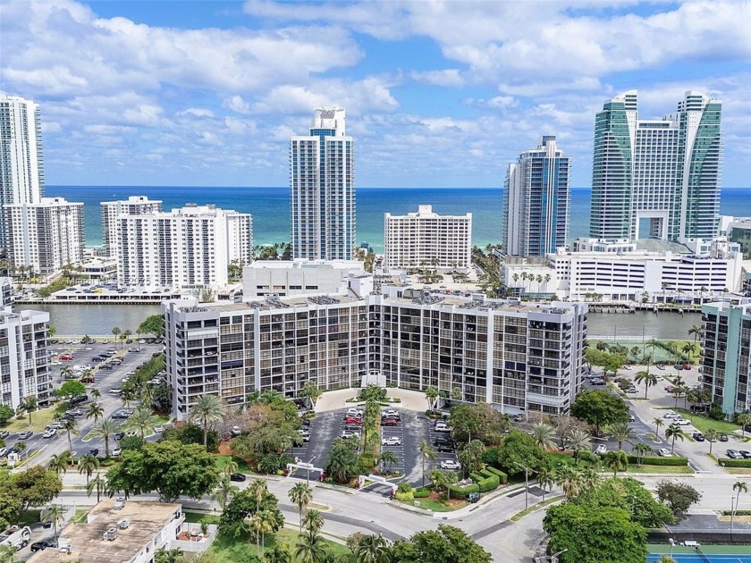 Generously sized 1 bedroom plus den 1.5 bath condo offering 1075 - Beach Condo for sale in Hallandale Beach, Florida on Beachhouse.com