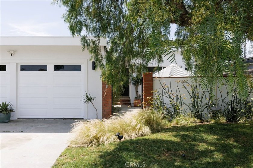 Tucked into the heart of Eastside Costa Mesa, this one's got a - Beach Home for sale in Costa Mesa, California on Beachhouse.com