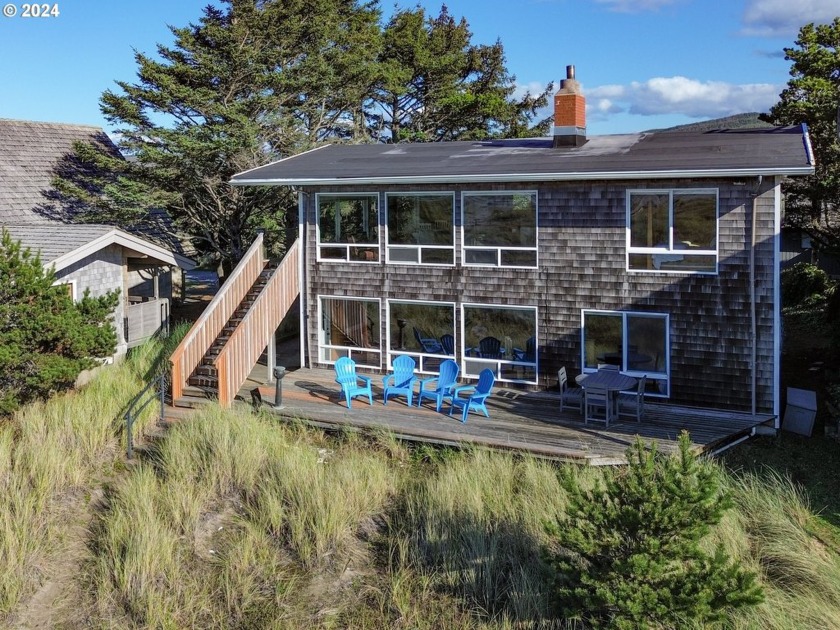 Beautiful ocean front home situated on the quiet north end of - Beach Home for sale in Seaside, Oregon on Beachhouse.com