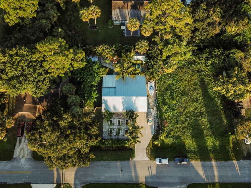 A MUST see! This midcentury cottage has been overhauled into a - Beach Home for sale in Vero Beach, Florida on Beachhouse.com