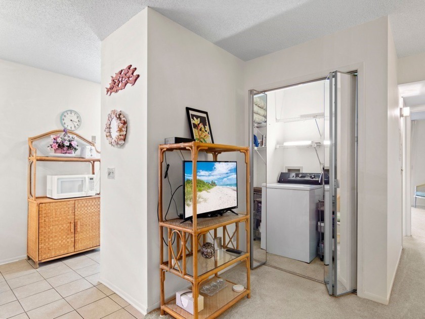 Cozy 1 Bed, 1.5 Bath Condo with Washer/Dryer Closet.
Welcome to - Beach Home for sale in Vero Beach, Florida on Beachhouse.com