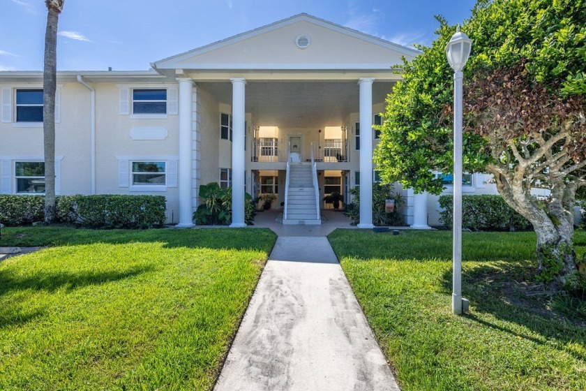 Beautifully updated first-floor 2-bed, 2-bath condo in Grove - Beach Home for sale in Vero Beach, Florida on Beachhouse.com