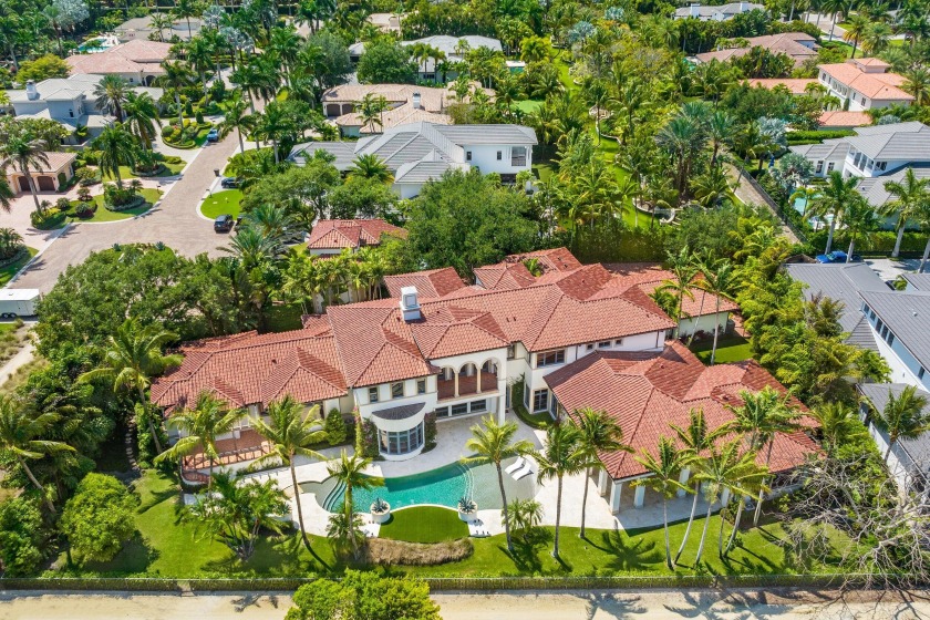 Nestled within the sought-after Old Palm Golf Club, 11759 Elina - Beach Home for sale in Palm Beach Gardens, Florida on Beachhouse.com