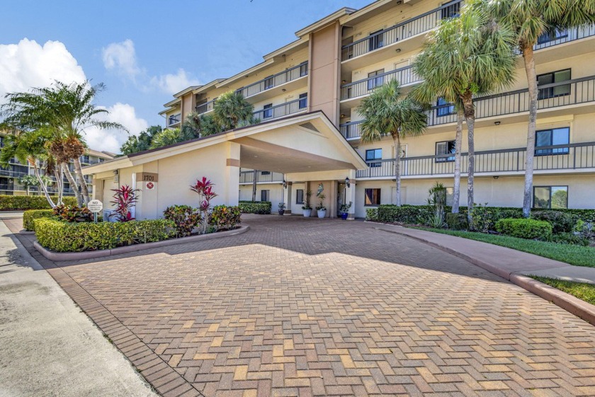 2/2 4th floor condo in the sought after community of The Bluffs - Beach Condo for sale in Jupiter, Florida on Beachhouse.com