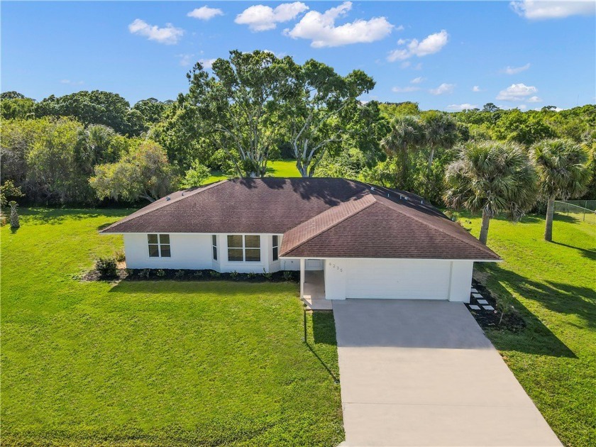 Kingslake is known for its natural beauty, scenic ponds, & - Beach Home for sale in Vero Beach, Florida on Beachhouse.com