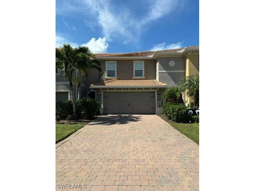 GATED COMMUNITY OF Gateway golf & country Club!! Convenient - Beach Townhome/Townhouse for sale in Fort Myers, Florida on Beachhouse.com