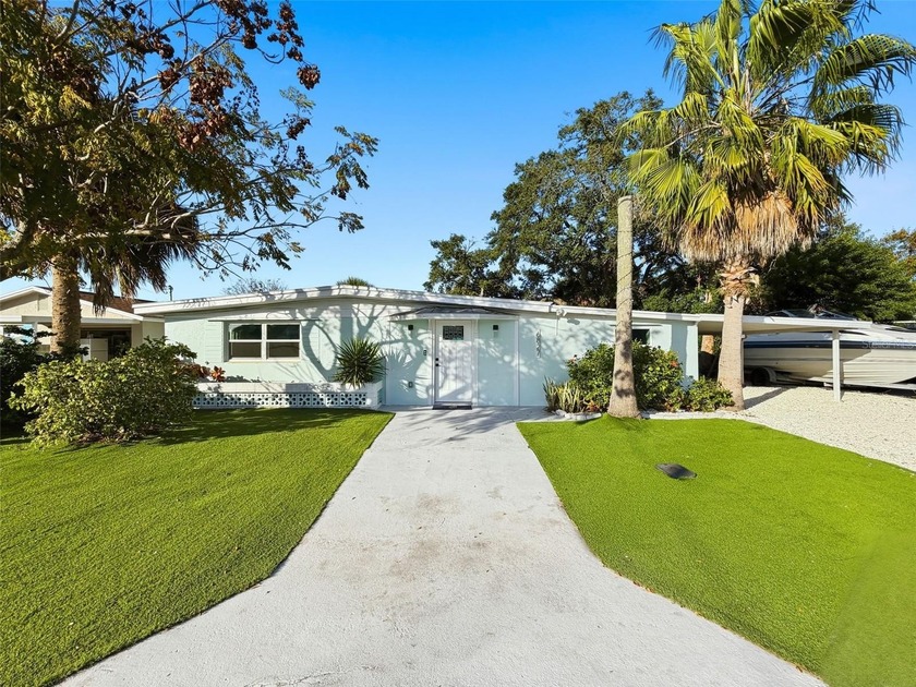 Move-in-ready 3-bedroom, 2-bath waterfront home located on a - Beach Home for sale in Hudson, Florida on Beachhouse.com