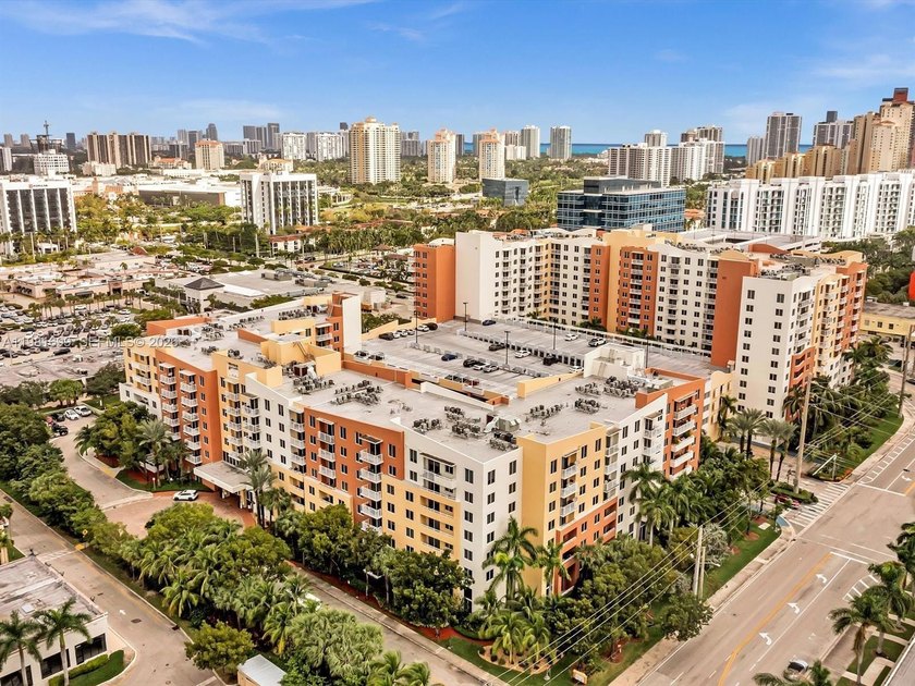 Great East views from this 2/2 gorgeous residencet with spacious - Beach Condo for sale in Aventura, Florida on Beachhouse.com
