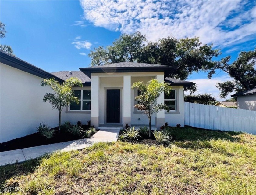 Welcome to your dream Florida home! This stunning 2024-built - Beach Home for sale in Port Charlotte, Florida on Beachhouse.com