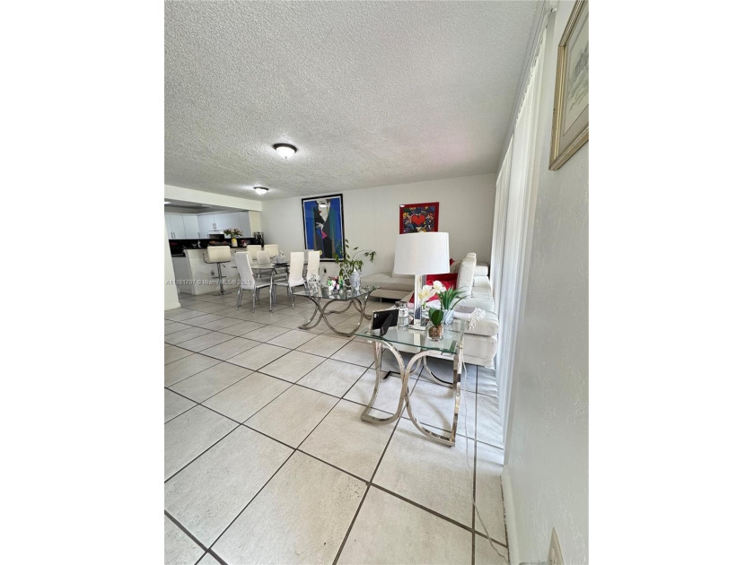 Great opportunity! Spacious 2-bedroom, 2-bathroom condo located - Beach Condo for sale in Miami, Florida on Beachhouse.com