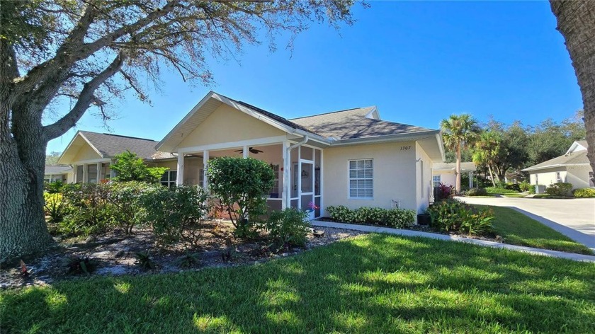 Welcome to popular gated Heritage Oak Park! Built around all the - Beach Home for sale in Port Charlotte, Florida on Beachhouse.com