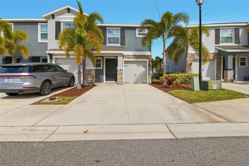 One or more photo(s) has been virtually staged. Welcome to this - Beach Townhome/Townhouse for sale in Sarasota, Florida on Beachhouse.com