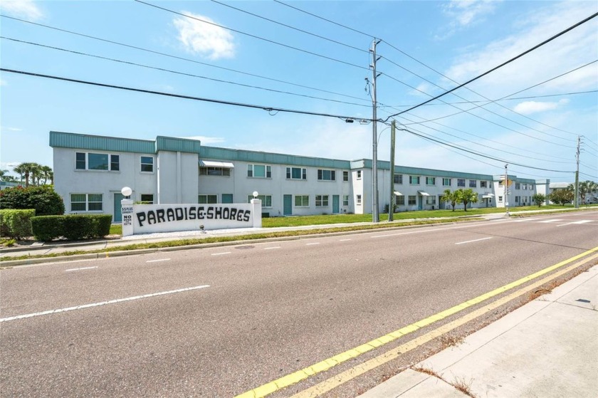 SELLER WILLING TO BUY DOWN INTEREST RATE OR PAY SOME CLOSING - Beach Condo for sale in St. Petersburg, Florida on Beachhouse.com