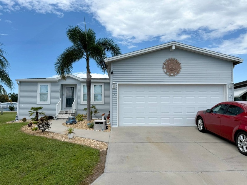 Welcome to 7412 Queensway in the sought-after 55+ community of - Beach Townhome/Townhouse for sale in Ellenton, Florida on Beachhouse.com