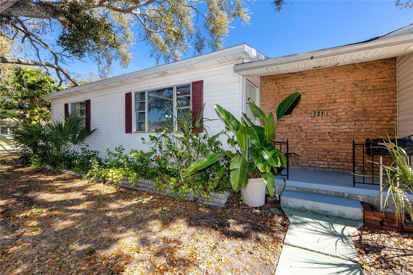 Under contract-accepting backup offers. There is a settled - Beach Home for sale in St. Petersburg, Florida on Beachhouse.com