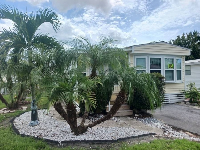 This 1986 manufactured home (20'x38',1 bedroom,1bathroom) - Beach Home for sale in Palmetto, Florida on Beachhouse.com