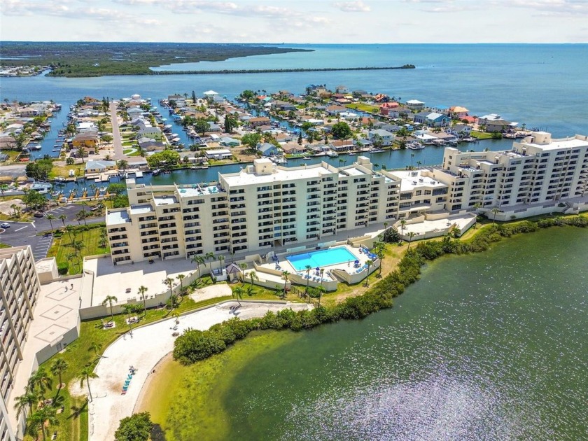 WELCOME TO PARADISE! This 2 bedroom/2 bath completely remodeled - Beach Condo for sale in Hudson, Florida on Beachhouse.com