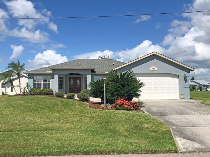 Impressive 3 Bedroom, 2 Bathroom home with attached oversized 2 - Beach Home for sale in Punta Gorda, Florida on Beachhouse.com