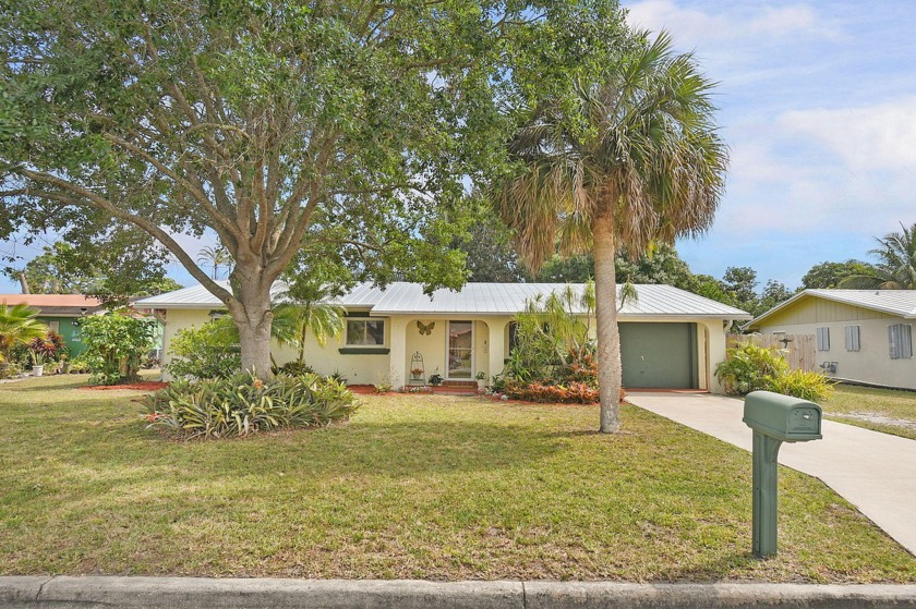 Come see this well maintained, move in ready charmer in - Beach Home for sale in Fort Pierce, Florida on Beachhouse.com
