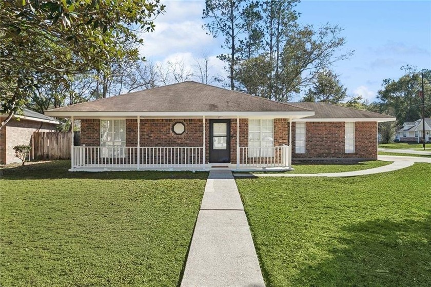 Welcome to this charming home nestled in a quiet - Beach Home for sale in Slidell, Louisiana on Beachhouse.com