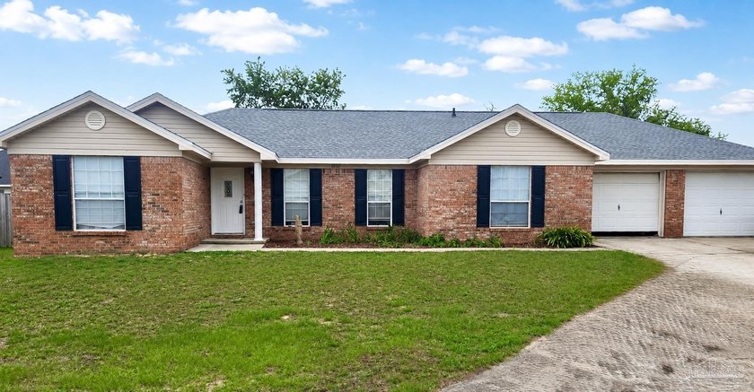Located in a quiet cul-de-sac in sought-after Gulf Breeze, 4342 - Beach Home for sale in Gulf Breeze, Florida on Beachhouse.com
