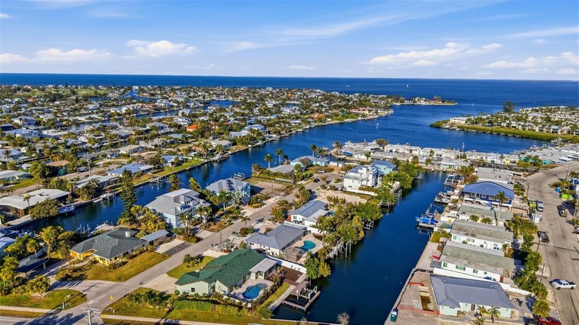 **Seller is offering a $25,000 incentive for a contract closed - Beach Home for sale in Holmes Beach, Florida on Beachhouse.com