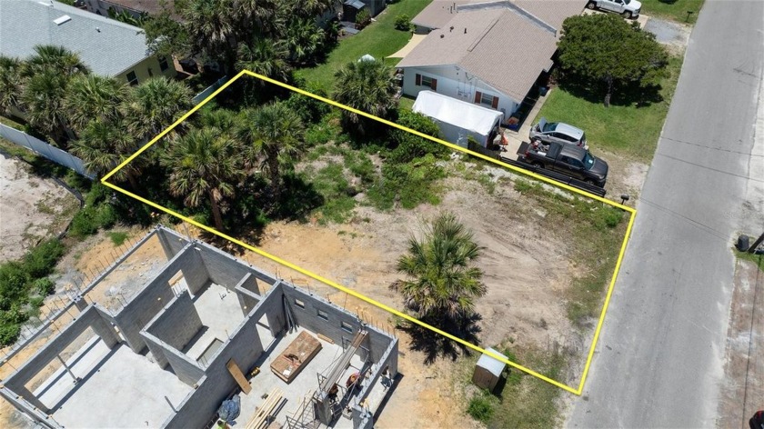 This rare vacant lot, ideal for a single-family home, is located - Beach Lot for sale in New Smyrna Beach, Florida on Beachhouse.com