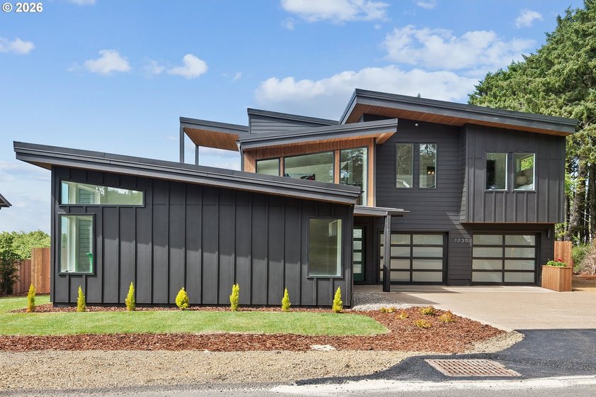 This 2024 meticulously redesigned coastal estate in Downtown - Beach Home for sale in Lincoln City, Oregon on Beachhouse.com