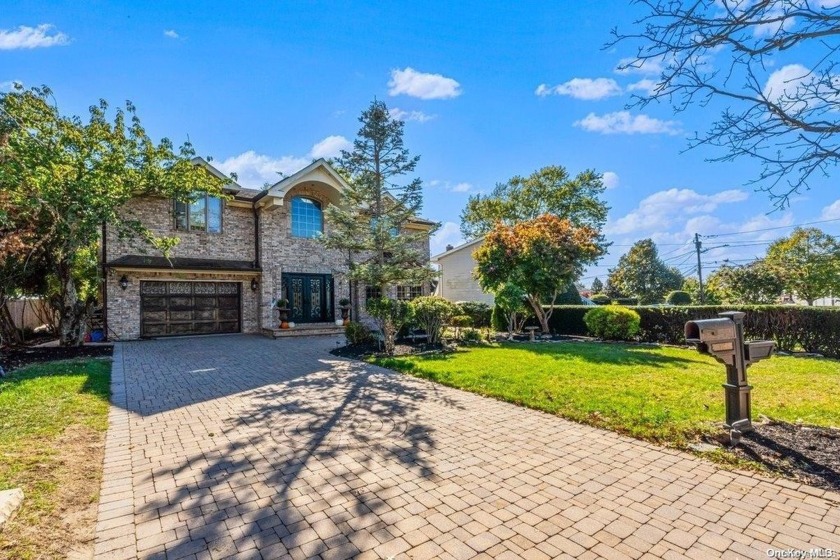 SERENE & UNIQUE WATER VIEWS***PROPERTY BACKS UP TO 52 ACRE - Beach Home for sale in Oceanside, New York on Beachhouse.com