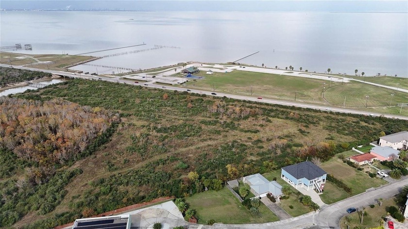 BUILD YOUR DREAM HOME IN THE BEAUTIFUL, PRIVATE, GATED COASTAL - Beach Lot for sale in San Leon, Texas on Beachhouse.com