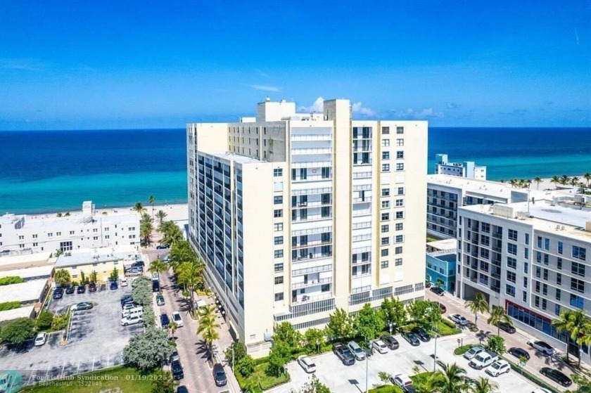 THIS IS THE PERFECT CONOD..WHETHER FOR A SNOWBIRD OR FULLTIME - Beach Condo for sale in Hollywood, Florida on Beachhouse.com