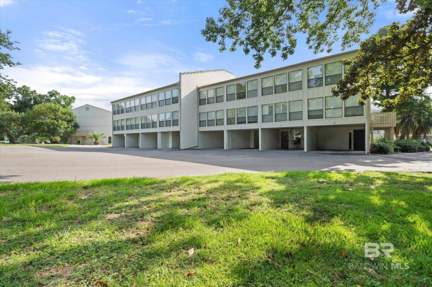 Great year around or second home located on beautiful Mobile Bay - Beach Condo for sale in Fairhope, Alabama on Beachhouse.com