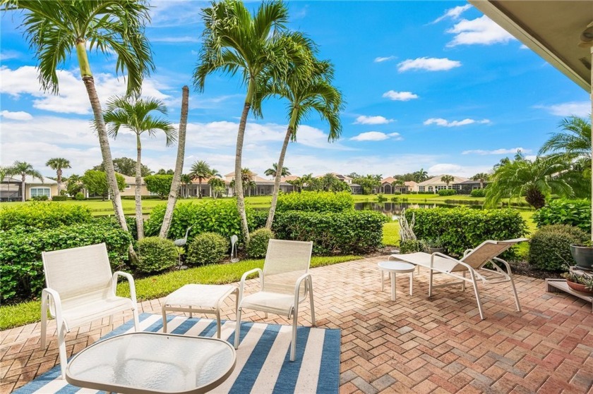 Beautiful Lakefront home on quiet cul-de-sac street. This award - Beach Home for sale in Vero Beach, Florida on Beachhouse.com